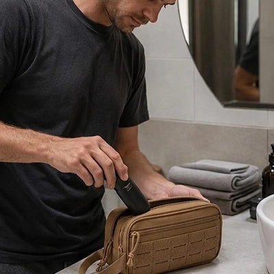 Trousse de toilette homme avec multiples compartiments
