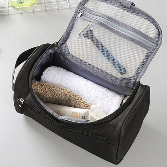 Trousse de toilette avec trois compartiments séparés