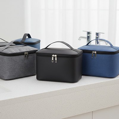 Trousses de toilette pour homme disponible en 3 coloris unis, noir, gris, bleu marine